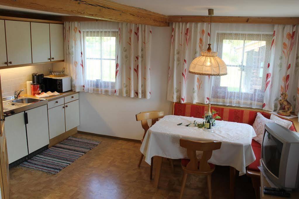 フィーバーブルンVornbichlhofアパートメント エクステリア 写真